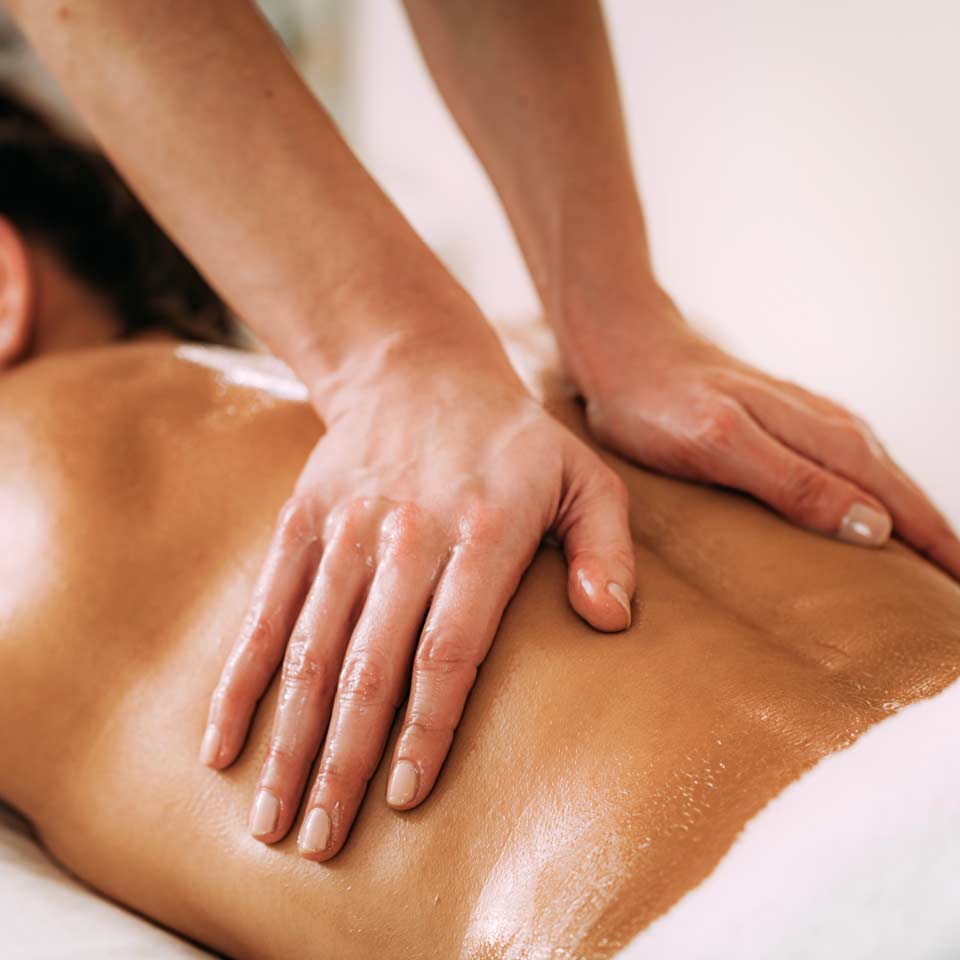 massage thérapeutique bien-être bruxelles relaxant énergisant massages huile chaude hammam detox ayurveda